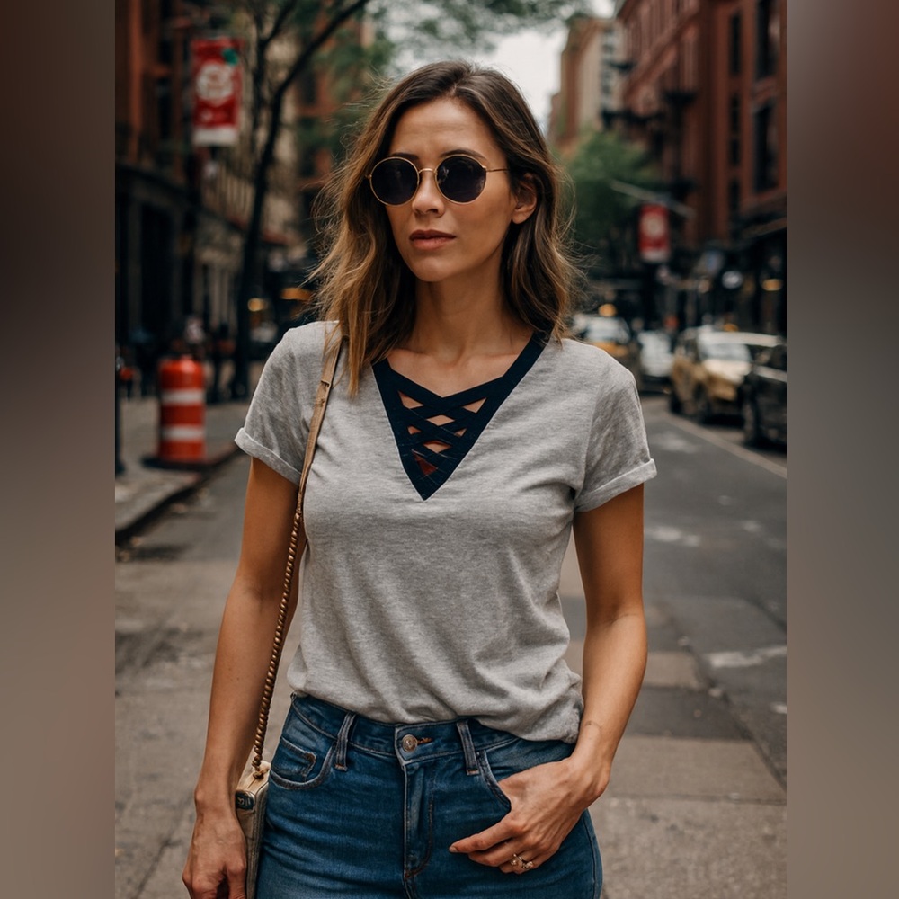 Guess chic casual minimalist Gray Crisscross V-Neck Tee L